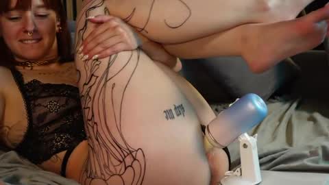Snapshot of izzy_inked chatting on April 2026 02:18:01 PM Izzy Inked online show from April 2026 02:18:01 PM