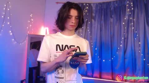 Snapshot of j_a_x_x_x_o_n chatting on October 2025 08:12:01 AM Hey im Jaxxxon check my info online show from October 2025 08:12:01 AM