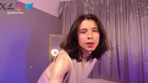 Snapshot of j_a_x_x_x_o_n chatting on April 2026 01:45:02 PM Hey im Jaxxxon check my info online show from April 2026 01:45:02 PM