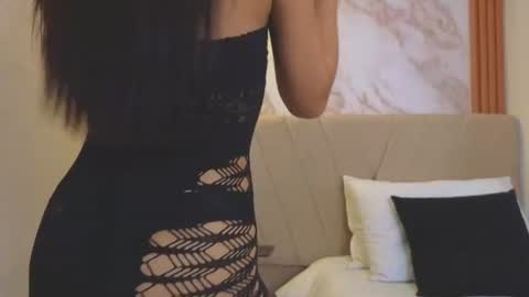 j_belle_ online show from June 2026 09:35:01 PM