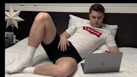 j_lyle_x online show from February 2026 07:01:01 PM