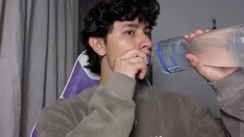 Noah online show from November 2025 01:44:02 PM