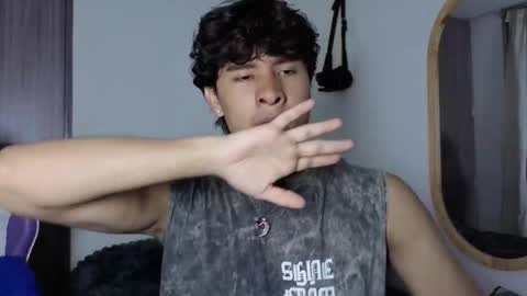 Noah online show from December 2025 09:21:02 PM