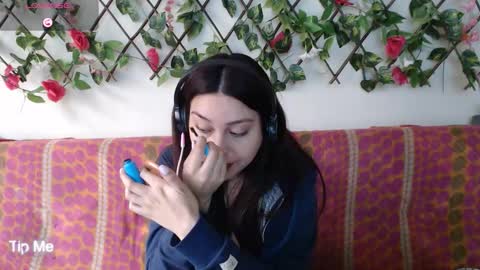 Snapshot of jack_emily11 chatting on October 2025 05:43:01 PM Jack and Emily online show from October 2025 05:43:01 PM