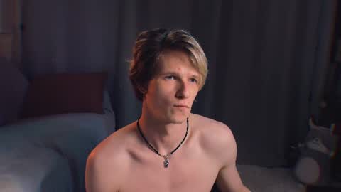 Snapshot of jack_frozt chatting on June 2026 10:42:01 PM brestonsweet online show from June 2026 10:42:01 PM