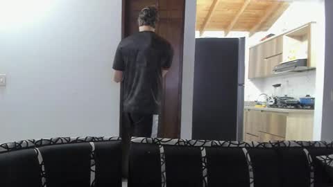 J online show from December 2025 05:28:01 AM