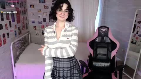 Snapshot of jackieapplepie chatting on June 2026 12:07:02 PM JackieApplePie online show from June 2026 12:07:02 PM