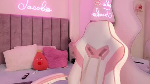 Snapshot of jacobss_gh chatting on November 2025 09:05:02 PM JACOBSS online show from November 2025 09:05:02 PM