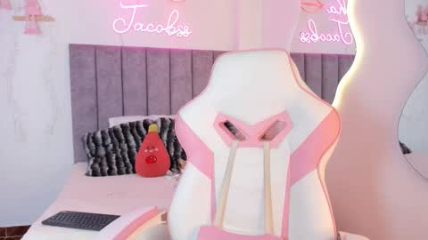 Snapshot of jacobss_gh chatting on November 2025 10:14:02 PM JACOBSS online show from November 2025 10:14:02 PM