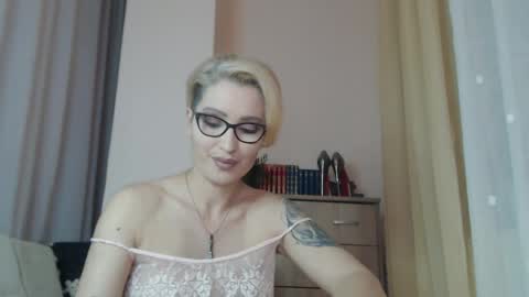 Snapshot of jadapink___ chatting on May 2026 06:27:01 PM Jada online show from May 2026 06:27:01 PM