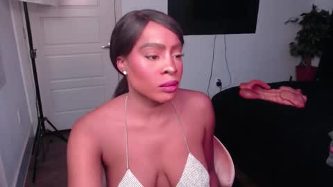 Jade online show from November 2025 12:10:01 AM