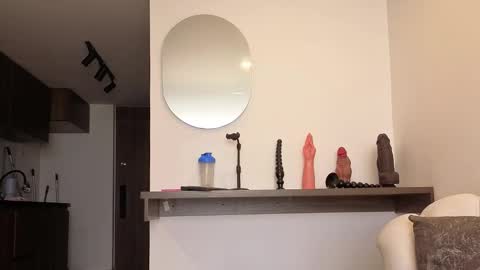 Jade online show from November 2025 02:27:02 PM