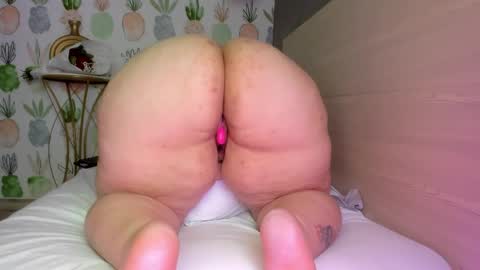 jade_cruz20 online show from January 2025 05:30:01 PM