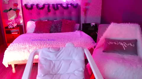 JADE online show from October 2025 08:41:01 PM