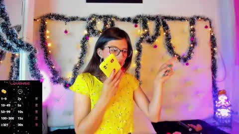 jade white  online show from December 2024 12:30:02 PM