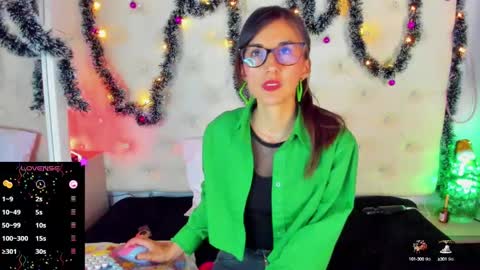 jade white  online show from December 2024 12:49:01 PM