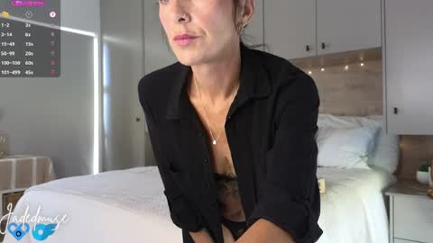 Jade online show from April 2026 07:47:02 AM