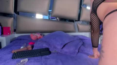 jadeestudios online show from October 2025 02:09:01 AM