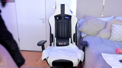 Jadeh online show from January 2025 12:54:02 PM