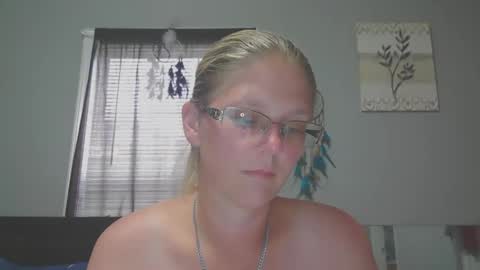 Snapshot of jadeluv chatting on May 2026 06:04:02 PM JadeLuv online show from May 2026 06:04:02 PM