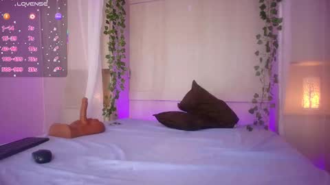 JADE online show from September 2025 08:08:02 PM