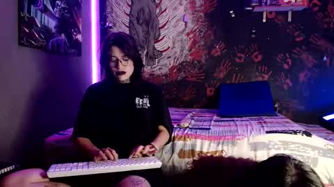 Alex and Venus online show from April 2026 06:19:01 AM