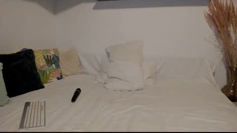 elena online show from December 2025 02:51:01 AM