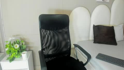 Snapshot of jake_miller__ chatting on May 2026 07:19:02 PM Jake online show from May 2026 07:19:02 PM