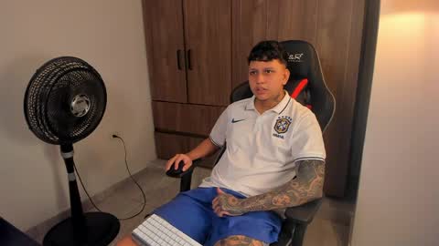 Snapshot of jake_pons chatting on April 2026 11:44:02 PM Jake Pons online show from April 2026 11:44:02 PM