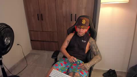 Snapshot of jake_pons chatting on May 2026 09:38:01 AM Jake Pons online show from May 2026 09:38:01 AM