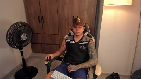 Snapshot of jake_pons chatting on May 2026 04:54:02 AM Jake Pons online show from May 2026 04:54:02 AM