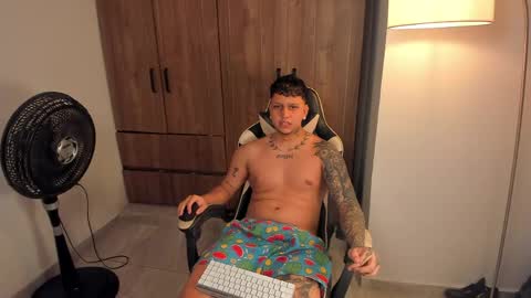 Snapshot of jake_pons chatting on May 2026 08:32:01 AM Jake Pons online show from May 2026 08:32:01 AM