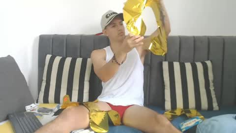 Snapshot of jake_shadow14 chatting on April 2026 04:12:02 PM Hi guys im new 3 online show from April 2026 04:12:02 PM