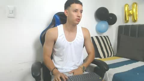 Snapshot of jake_shadow14 chatting on May 2026 01:59:01 PM Hi guys im new 3 online show from May 2026 01:59:01 PM
