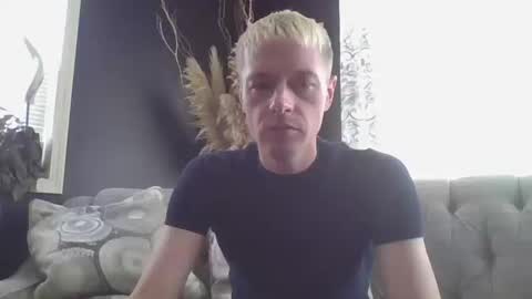 jakjakrabbit online show from October 2025 08:53:02 PM