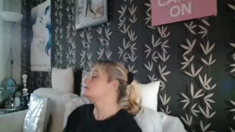 Snapshot of jakkilouise chatting on November 2025 03:22:02 PM JAKKI LOUISE pornstar online show from November 2025 03:22:02 PM