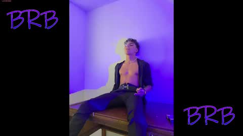 Snapshot of james1lee_ chatting on May 2026 06:52:01 AM LeonardoInsta LeonardoperezcoPvt open online show from May 2026 06:52:01 AM