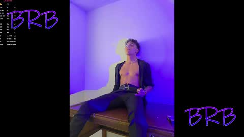 Snapshot of james1lee_ chatting on May 2026 08:11:01 AM LeonardoInsta LeonardoperezcoPvt open online show from May 2026 08:11:01 AM