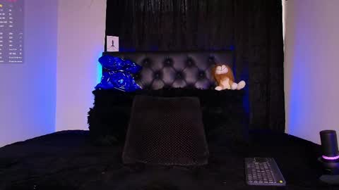 Snapshot of james1lee_ chatting on June 2026 08:57:02 PM LeonardoInsta LeonardoperezcoPvt open online show from June 2026 08:57:02 PM