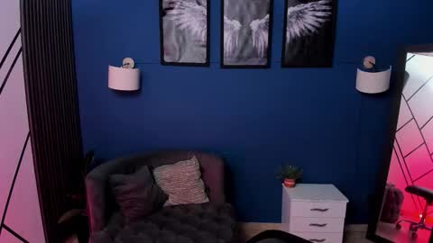 james_adamss_ online show from December 2025 01:39:02 PM