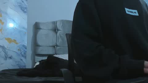 james_adamss_ online show from February 2026 12:04:02 PM