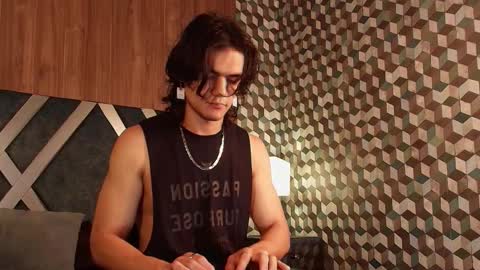 james_morrisonm online show from December 2025 07:20:01 PM