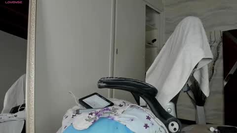 Snapshot of jamesdekker chatting on September 2025 08:29:01 AM jamesdekker online show from September 2025 08:29:01 AM