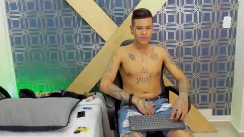 Jamesinked  online show from December 2024 04:35:02 PM