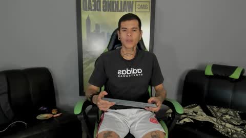 Jamesinked  online show from February 2025 06:48:01 PM