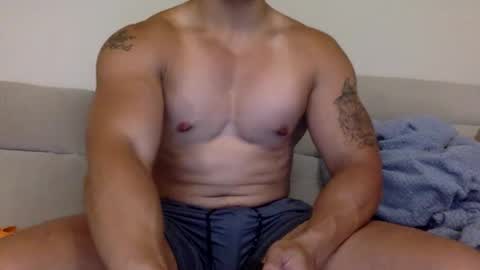 jamesmo820913 online show from October 2025 01:43:02 PM