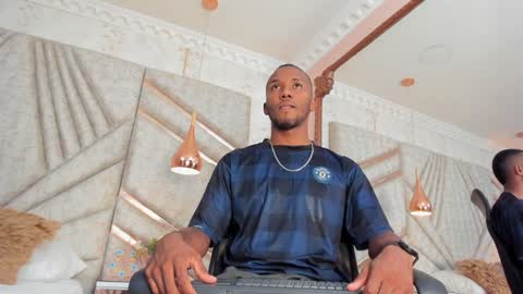 Snapshot of jamesparck chatting on January 2025 06:37:02 PM James online show from January 2025 06:37:02 PM