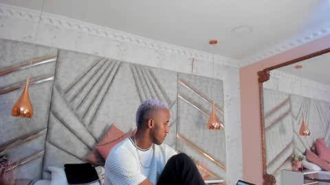 Snapshot of jamesparck chatting on February 2025 05:08:01 PM James online show from February 2025 05:08:01 PM