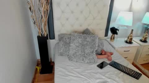  Jane  online show from October 2025 07:58:02 PM