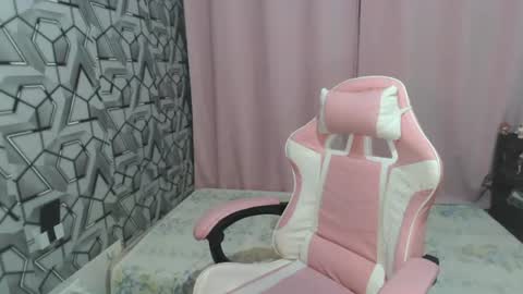 Snapshot of janeliciouse chatting on June 2026 01:25:01 AM janeliciouse online show from June 2026 01:25:01 AM